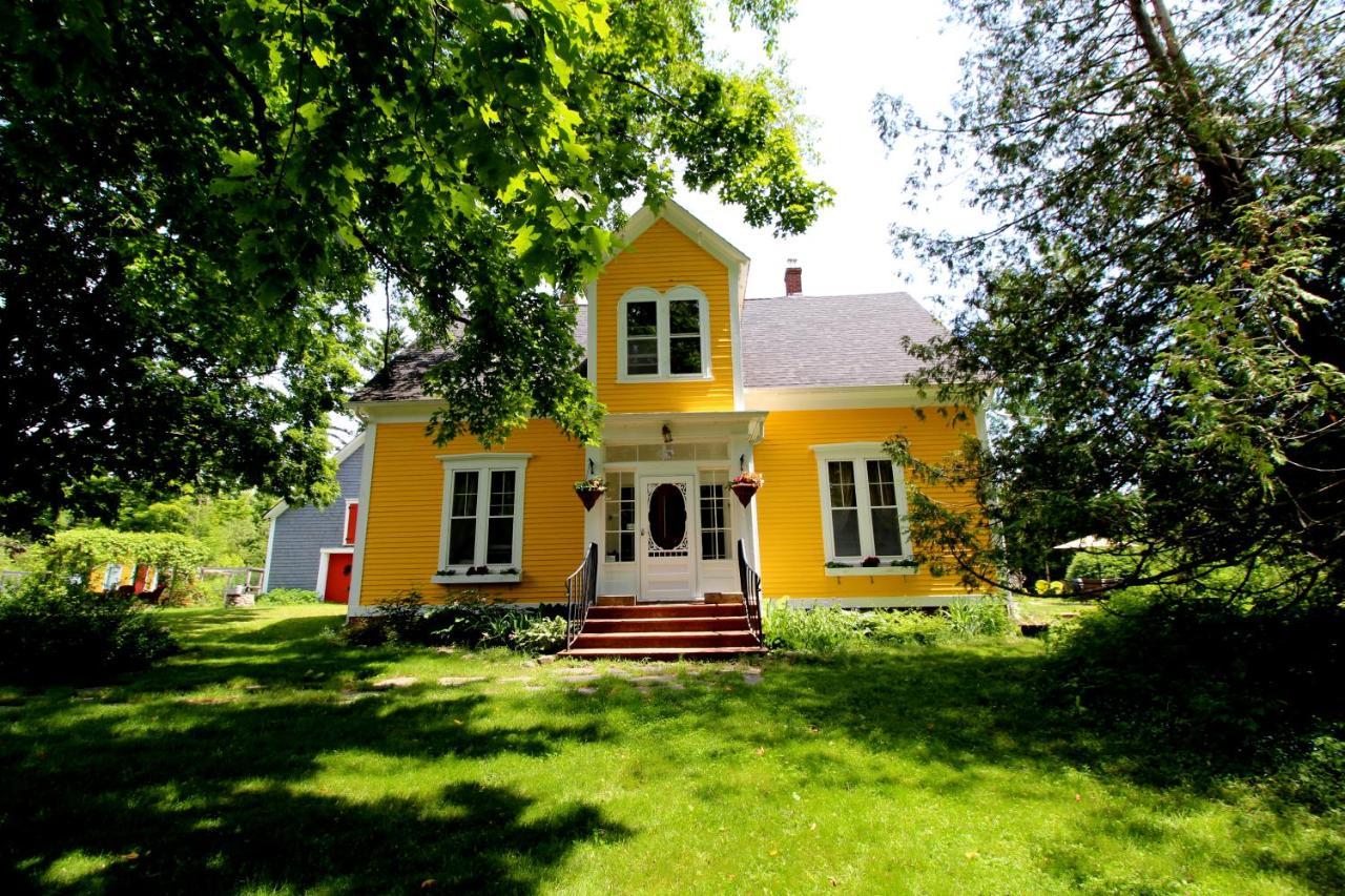 1854, The Maplegrove Inn Riverside Exteriör bild